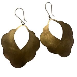 Banana Republic Gold Scalloped Earrings